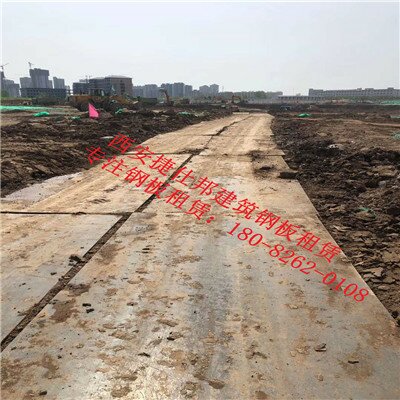 某社区施工路面铺装现场