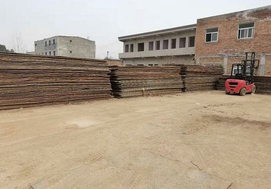 工地初建选择钢板垫路的好处